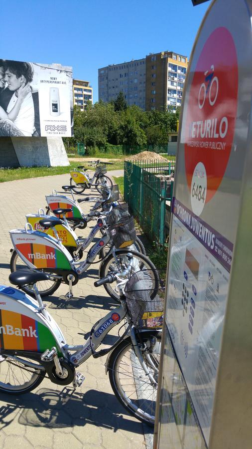 Hostel Rent0nline Niepodleglosci Metro