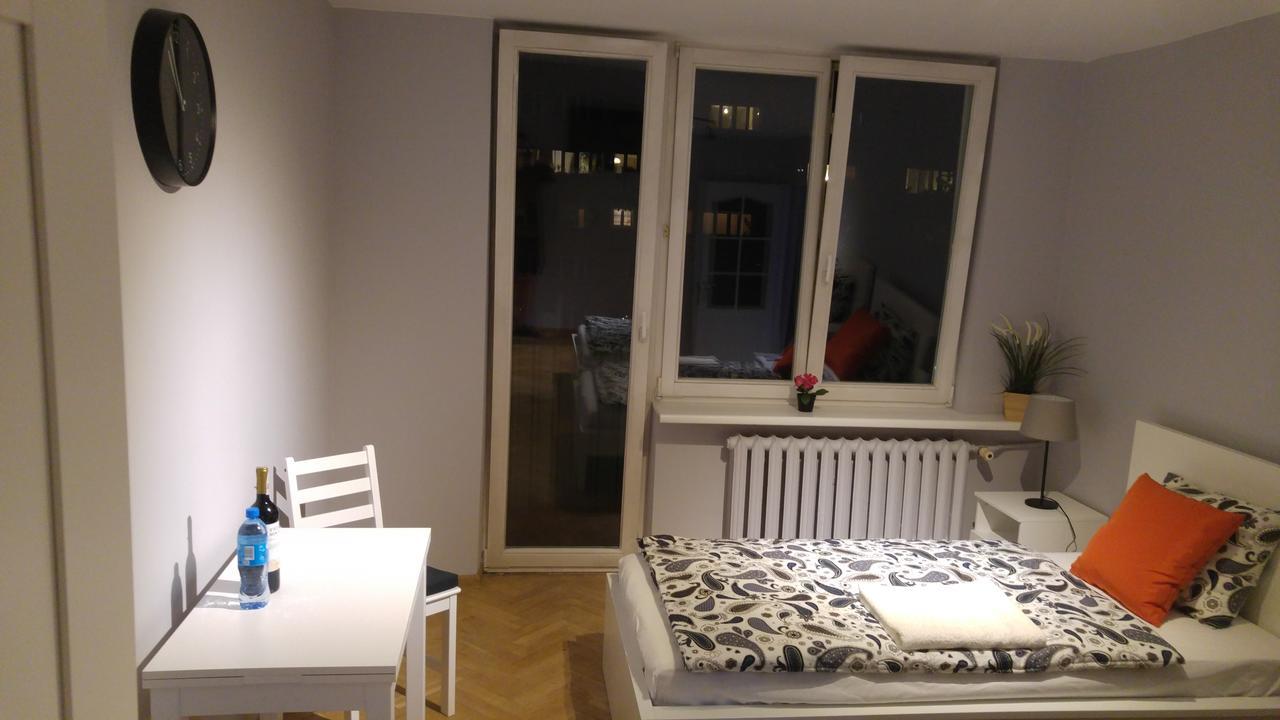 Rent0nline Niepodleglosci Metro Warszawa